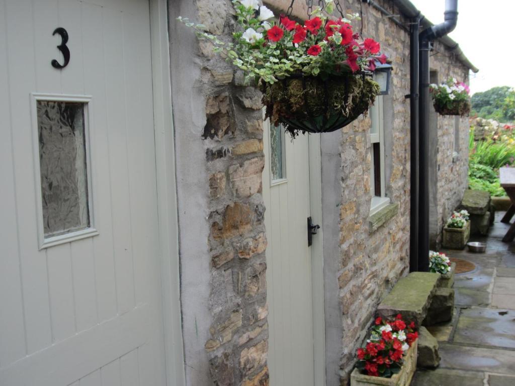 Bolton Arms Hotel Redmire Exterior photo